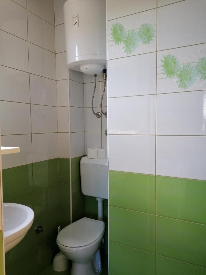 Apartmani Sara トレビニエ エクステリア 写真